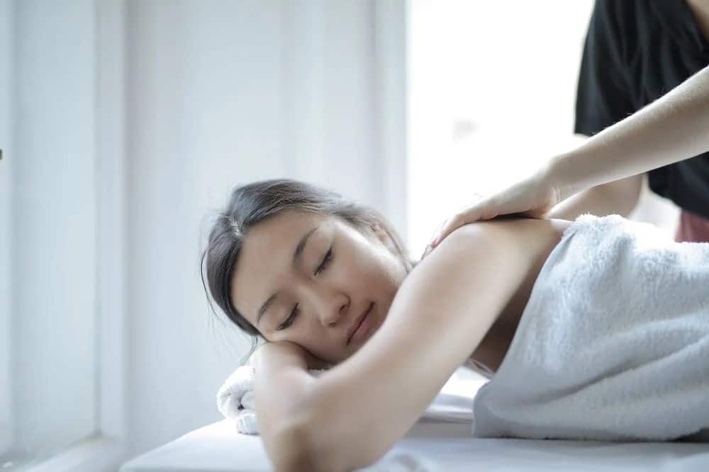 Mental and Physical Benefits of Getting Regular Massages